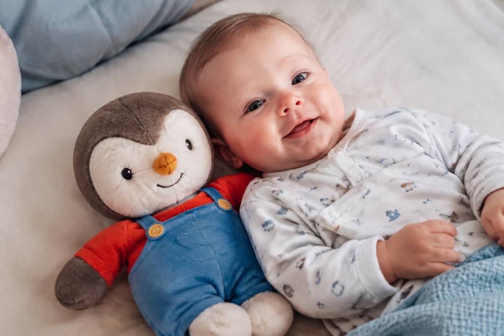 Doudou et T’choupi : quel compagnon choisir pour bébé ?
